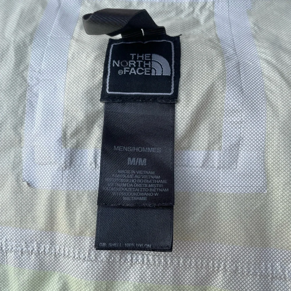 The North Face HyVent 2.5L Men's Rain Jacket Hooded Two Tone Lime Green Raincoat - Picture 5 of 5